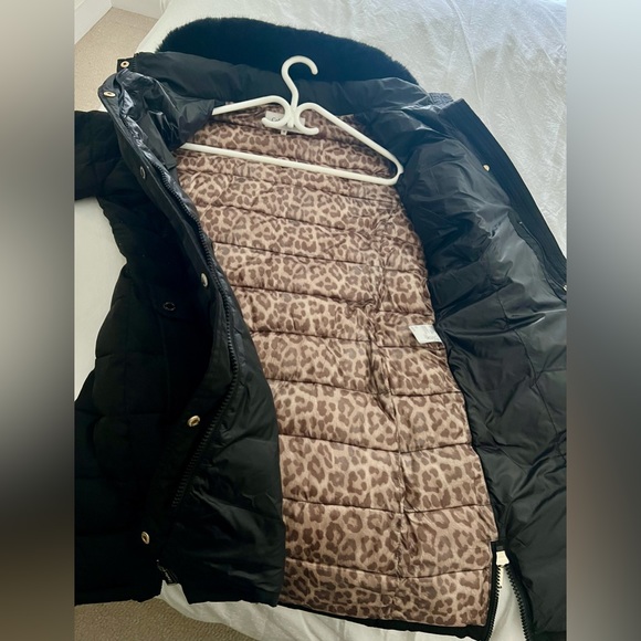 Calvin Klein puffer coat with gold detailing, leopard print lining. - Picture 2 of 9